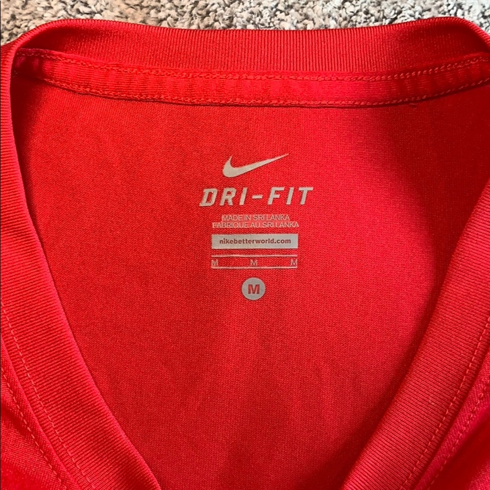 Nike tee - Picture 3 of 5